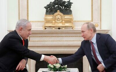 Le président russe Vladimir Poutine (à droite) rencontre le Premier ministre Benjamin Netanyahu au Kremlin à Moscou, le 30 janvier 2020. (MAXIME SHEMETOV / POOL / AFP)