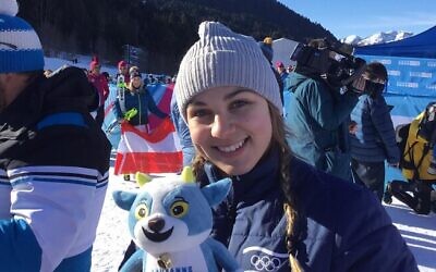 La skieuse israélienne Noa Szollos, aux Jeux olympiques de la jeunesse d'hiver de 2020, à Lausanne. (Crédit : Olympic.org / Bruno Cuaz)