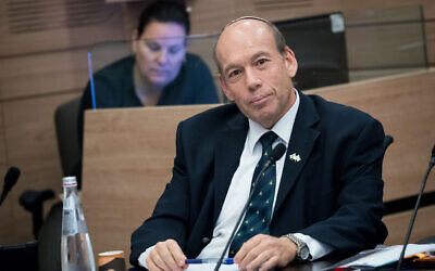 Le contrôleur de l'État Matanyahu Englman lors d'une réunion de la Commission des finances à la Knesset, le 9 décembre 2019. (Yonatan Sindel/Flash90)