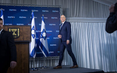 Le chef du parti Kakhol lavan, Benny Gantz, lors d'une conférence de presse à Ramat Gan, le 25 janvier 2020. (Miriam Alster/Flash90)