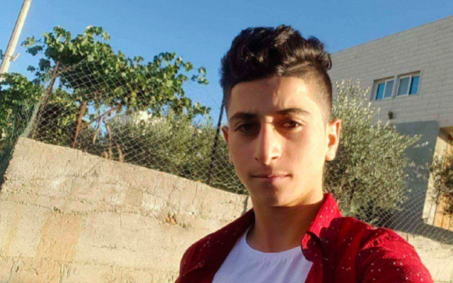 Khalil Jabarin, 17 ans, qui a mortellement poignardé l'Israélien Ari Fuld dans un attentat terroriste commis le 16 septembre 2018. (Capture d'écran /Twitter)