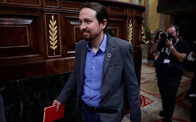 Le chef du parti Podemos Pablo Iglesias arrive au parlement espagnol à Madrid, en Espagne, le mardi 7 janvier 2020. (Crédit : AP Photo/Manu Fernandez)