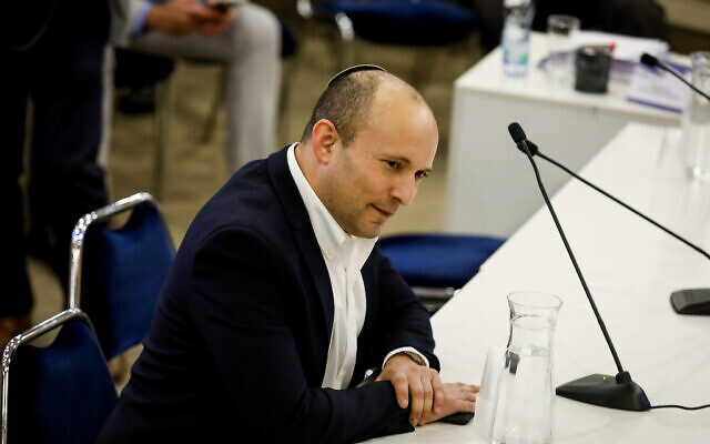 Le ministre de la Défense Naftali Bennett à la Knesset à Jérusalem, le 15 janvier 2020. (Olivier Fitoussi/Flash90) Le ministre de la Défense Naftali Bennett à la Knesset à Jérusalem, le 15 janvier 2020. (Olivier Fitoussi/Flash90)
