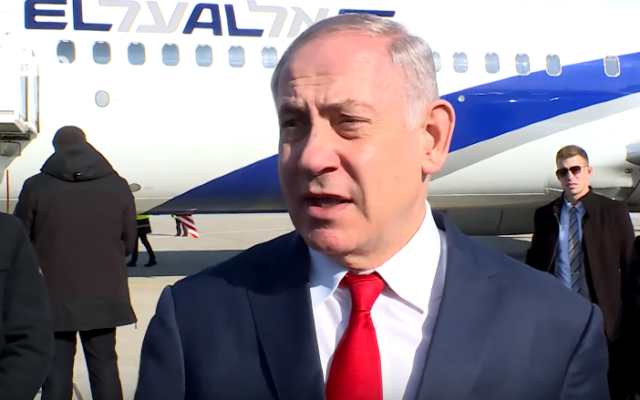 Le Premier ministre Benjamin Netanyahu sur le tarmac à Athènes soutient l'assassinat de Qassem Soleimani par les Etats-Unis, le 3 janvier 2020. (Capture d'écran)