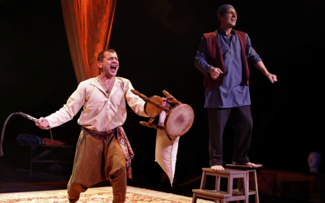La pièce de théâtre Les Cavaliers inspirée du livre éponyme de Joseph Kessel. La pièce de théâtre Les Cavaliers inspirée du livre éponyme de Joseph Kessel.