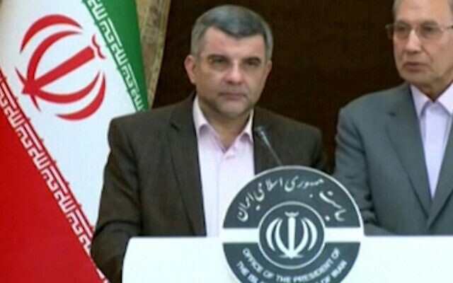 Le vice-ministre iranien de la Santé Iraj Harirchi annonce dans une vidéo diffusée par la télévision d'Etat avoir été infecté par le nouveau coronavirus, le 25 février 2020. (Crédit : AFPTV)