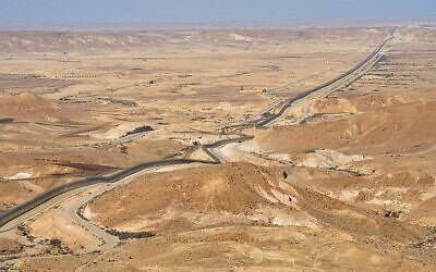 Vue de la zone frontalière entre Israël et l'Égypte depuis la route 10, au sud d'Israël, le 5 décembre 2018. (Yossi Zeliger/Flash90)