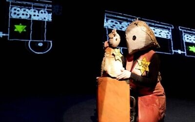 "Valise d’enfance", un spectacle de marionnettes pour raconter la Shoah aux enfants. (Crédit : compagnie Pipa Sol)