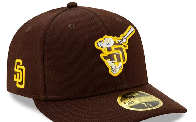 Le logo de la nouvelle casquette d’entraînement printanière du club des San Diego Padres suscite la controverse. (Crédit : MLBshop.com via JTA) Le logo de la nouvelle casquette d’entraînement printanière du club des San Diego Padres suscite la controverse. (Crédit : MLBshop.com via JTA)