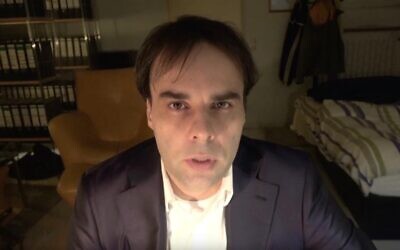 Tobias Rathjen dans une vidéo publiée en ligne quelque jours avant de perpétrer une tuerie mortelle à Hanau, en Allemagne. (Réseaux sociaux)