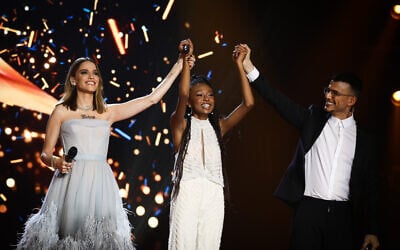Eden Alene, la représentante d'Israël à l'Eurovision 2020 et lauréate du programme de télé-réalité "Nouvelle Star" lors de la finale au studio de Neve Ilan à proximité de Jérusalem le 4 février 2020. (Shlomi Cohen/Flash90) Eden Alene, la représentante d'Israël à l'Eurovision 2020 et lauréate du programme de télé-réalité "Nouvelle Star" lors de la finale au studio de Neve Ilan à proximité de Jérusalem le 4 février 2020. (Shlomi Cohen/Flash90)