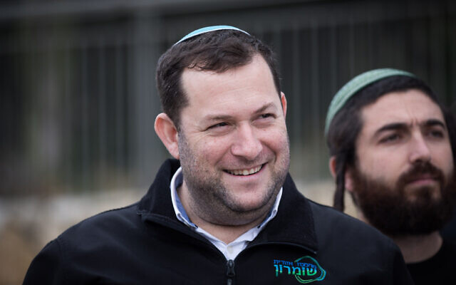 Le responsable du Conseil régional de Samarie Yossi Dagan lors d'une manifestation des responsables d'implantation devant le Bureau du Premier ministre à Jérusalem, le 4 février 2020. (Yonatan Sindel/Flash90) Le responsable du Conseil régional de Samarie Yossi Dagan lors d'une manifestation des responsables d'implantation devant le Bureau du Premier ministre à Jérusalem, le 4 février 2020. (Yonatan Sindel/Flash90)