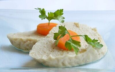 Gefilte fish est un plat facile à préparer pour Pâques. (Wikimedia Commons)