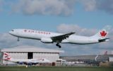 Illustration : Un avion Air Canada (Crédit : CC-BY- Arpingstone/Wikipedia)