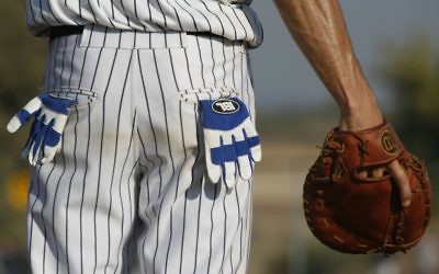 Un joueur de la Ligue israélienne de baseball en 2007 (Crédit: Nati Shohat/Flash90)