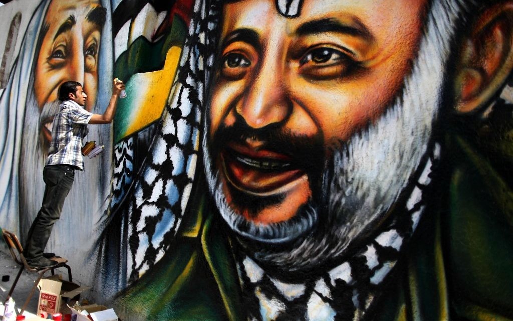 Une fresque représentant Arafat à Arafat in Gaza (Crédit : Wissam Nassar/Flash90)