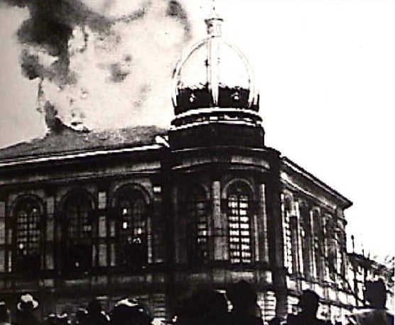 The Borneplatz synagogue ablaze on Kristallnacht (photo credit: Courtesy)
