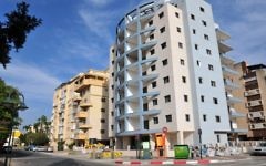 Une vue d'une rue de la ville d'Afula. (Shay Levy / Flash90)