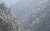 Une vue des montagnes de l'Himalaya, dans le nord de l'Inde (Crédit : Michal Shmulovich/Times of Israel)