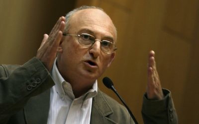 L'ancien député Aryeh Eldad, en juin 2009. (Crédit :  Miriam Alster/Flash90)