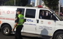 Une ambulance du Magen David Adom (Crédit : Joshua Davidovich/The Times of Israel)