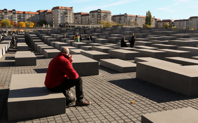 Le mémorial de la Shoah à Berlin par l'architecte Peter Eisenman et l'ingénieur Buro Happold. (Crédit: Nati Shohat/Flash90)