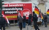 Une manifestation des membres du parti d'extrême-droite allemand NPD en 2012. (Crédit : Ubiquit23/CC BY-SA/Flickr)