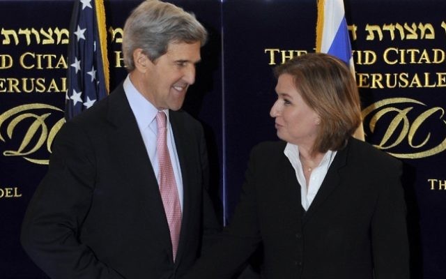 John Kerry et Tzipi Livni à Jérusalem en mars. (Crédit : Matty Stern/US Embassy/Flash90) John Kerry et Tzipi Livni à Jérusalem en mars. (Crédit : Matty Stern/US Embassy/Flash90)