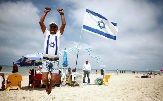 Célébrer la vie en Israël (Crédit : Yehoshua Yosef/Flash90) Célébrer la vie en Israël (Crédit : Yehoshua Yosef/Flash90)