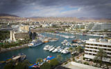 Vue panoramique de la ville d'Eilat, au sud d'Israël (Crédit: Moshe Shai/Flash90)