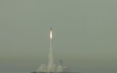 Un missile Arrow 3 lancé en test (Crédit : CC BY U.S. Missile Defense Agency, Flickr)