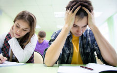 Etudiants passant un examen (Photo illistrative de Shutterstock)