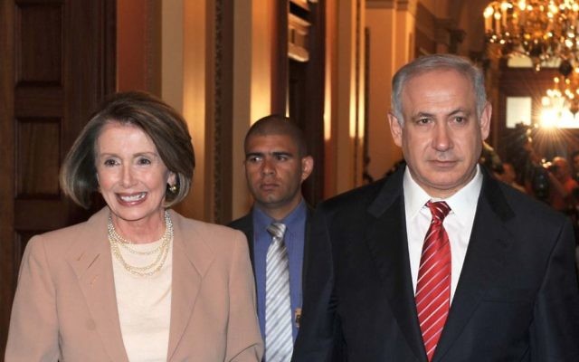 Nancy Pelosi avec le Premier ministre israélien Benjamin Netanyahu à la Maison Blanche, en mai 2009. (Moshe Milner / GPO / Flash90) Nancy Pelosi avec le Premier ministre israélien Benjamin Netanyahu à la Maison Blanche, en mai 2009. (Moshe Milner / GPO / Flash90)