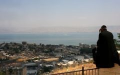 Vue sur le lac de Tibériade. Illustration. (Crédit : Chen Leopold/Flash90)