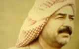 Saddam Hussein en 1982 (Crédit : Wikimedia Commons/Informationsministerium der Republik Irak, Dar al-Ma'mun)