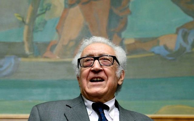 Le médiateur de l'ONU Lakhdar Brahimi, le 30 janvier 2014 à Genève (Crédit: AFP/Philippe Desmazes)