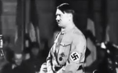 Adolf Hitler dans les années 1930 dans « Le règne de terreur d’Hitler »  (Crédit : Archives/capture d’écran YouTube)