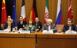 La chef de la diplomatie européenne, Catherine Ashton, et le ministre iranien des Affaires étrangères, Mohammad Javad Zarif, le 18 février 2014 à Vienne (Crédit : Dieter Nagl/AFP )