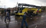Explosion d'une bombe dans un autobus transportant des touristes sud-coréens près de la station balnéaire de Taba, dans le Sinaï égyptien, en février 2014. (Crédit : AFP)