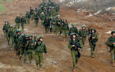Des soldats de la brigade Nahal quittent le Liban, en août 2006. Illustration. (Crédit : Hmbr/domaine public/Wikimedia Commons)