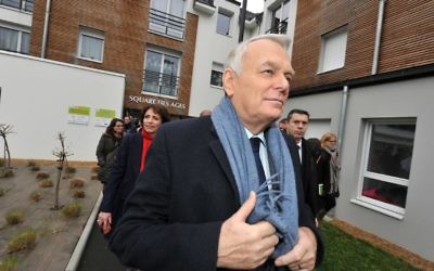 Jean-Marc Ayrault à Angers, le 12 février 2014 (Crédit : AFP/Frank Perry)