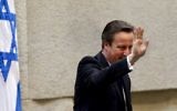 Le Premier ministre britannique après son discours à la Knesset, le 12 mars  2014. (Crédit : AFP/ Jim Hollander/Pool)