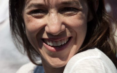 Charlotte Gainsbourg, à l'inauguration du Jardin Serge Gainsbourg à Paris, en juillet 2010. (Crédit : CC BY Olivier Pacteau/Wikimedia Commons)