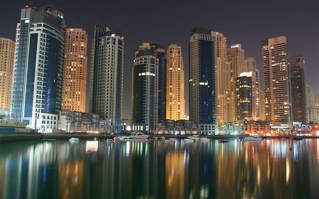 Vue de la Marina de Dubaï, mars 2008 (Crédit : David Pin / Wikimedia Commons / CC BY 2.0)