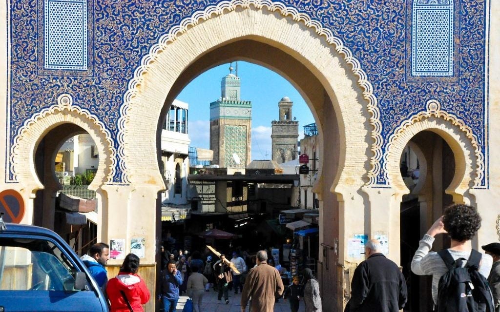 La vieille ville de Fès est un site du patrimoine mondial de l'UNESCO. Souvent appelée l' "Athènes d'Afrique," la ville était connue pour ses artisans juifs, musulmans et berbères. (Crédit : Michal Schmulovich/Times of Israel)