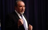 Avigdor Liberman, le 5 janvier 2014, à Jérusalem (Crédit : Flash 90)