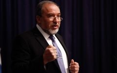 Avigdor Liberman, le 5 janvier 2014, à Jérusalem (Crédit : Flash 90)