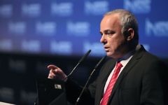 Le ministre du Renseignement Yuval Steinitz à la 7e conférence annuelle de l'INSS à Tel Aviv, le 29 janvier 2014 (Crédit : Gideon Markowicz/Flash90)