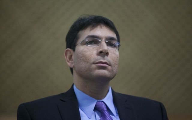 Danny Danon, à la Cour Suprême de Jérusalem, le 24 février 2014 (Crédit : Yonatan Sindel/Flash90)