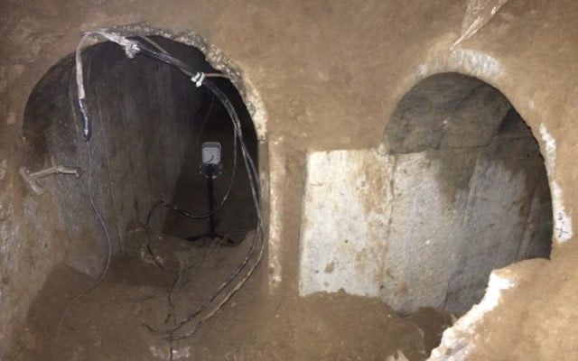 Le tunnel découvert pris en photo par l'armée israélienne (Crédit : Porte-parole de l'armée israélienne) Le tunnel découvert pris en photo par l'armée israélienne (Crédit : Porte-parole de l'armée israélienne)